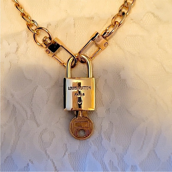 Vintage Louis Vuitton 🔐 Lock& Key #220 - Picture 2 of 3